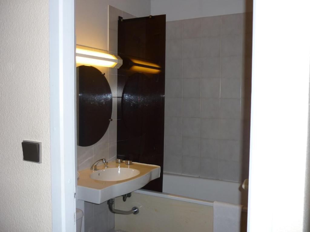 Hotel Entre 2 Mers Proche Bordeaux Carbon-Blanc Habitación foto